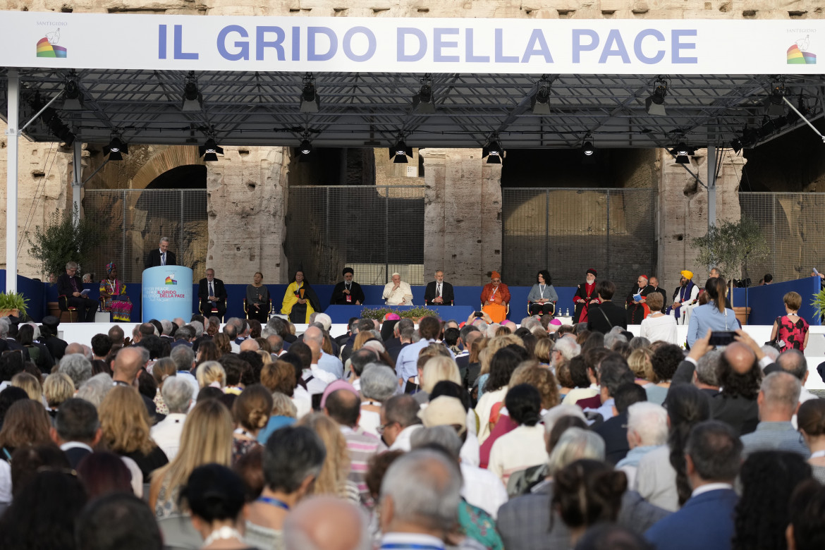 Bergoglio: «Non siamo neutrali, stiamo con la pace». Primi segnali da Mosca