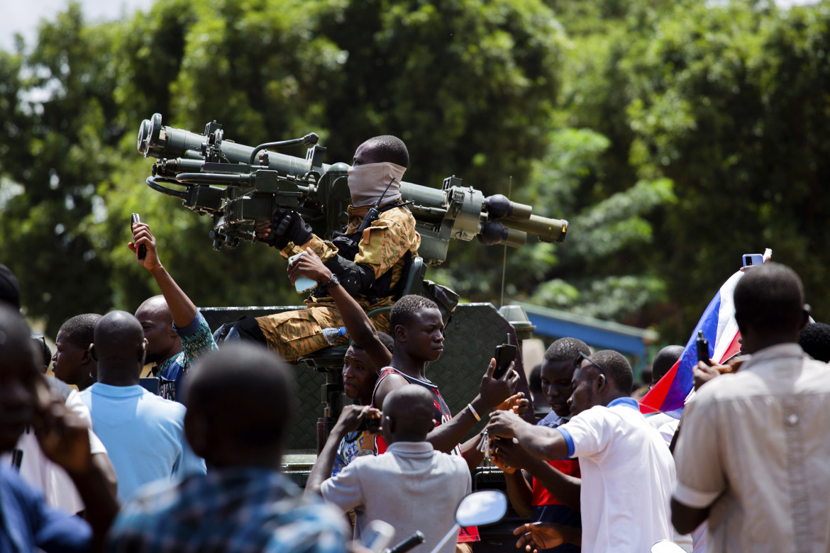 Via le truppe francesi dal Burkina Faso