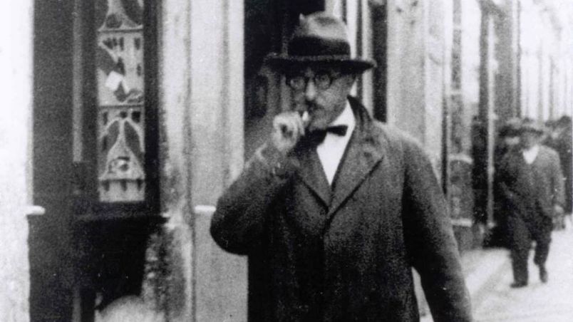 Caustiche invettive di Fernando Pessoa in una raccolta inedita contro il regime