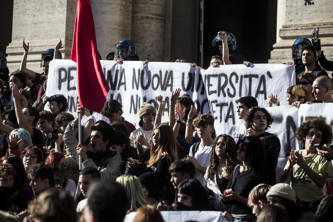 Ancora un suicidio all’Università, siamo tutti fuoricorso