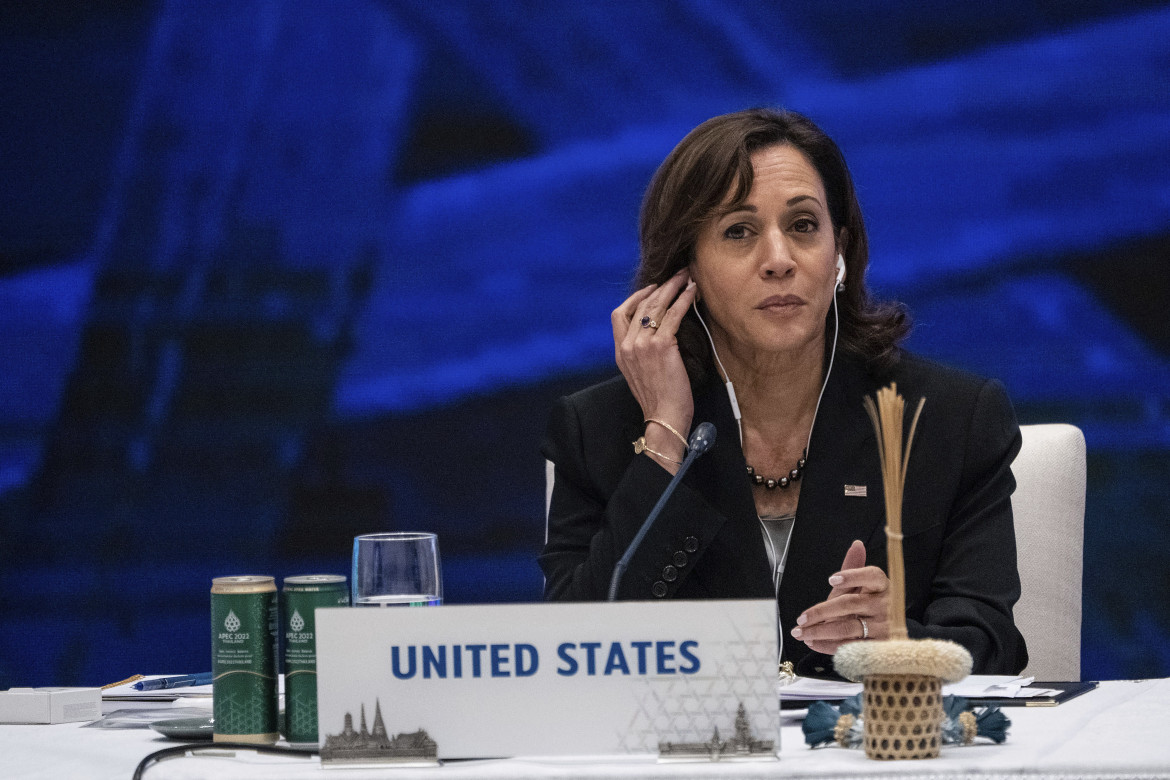 La vicepresidente Usa Kamala Harris all'Apec di Bangkok, foto Ap