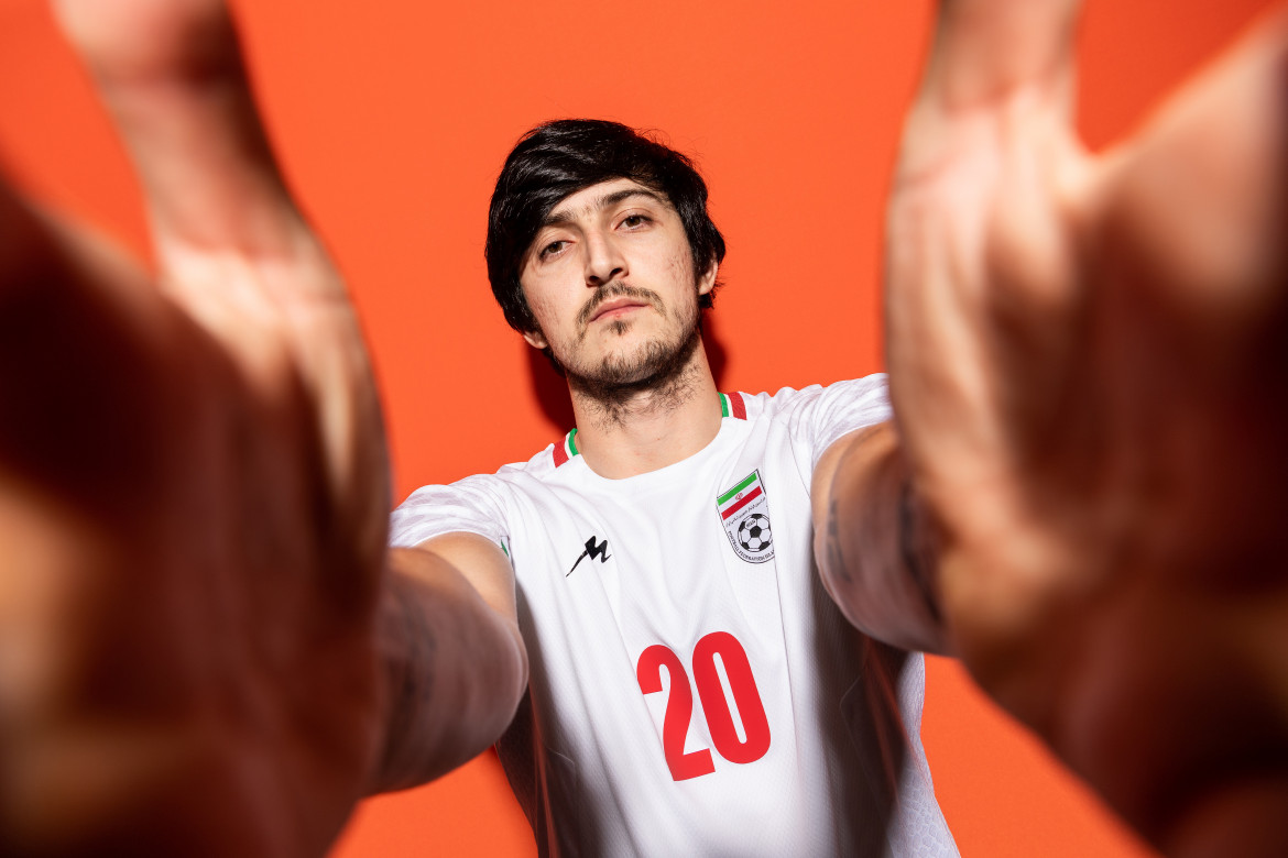 Sardar Azmoun, il "Paolo Rossi" iraniano in un ritratto ufficiale premondiali della Fifa, foto Fifa via Getty Images