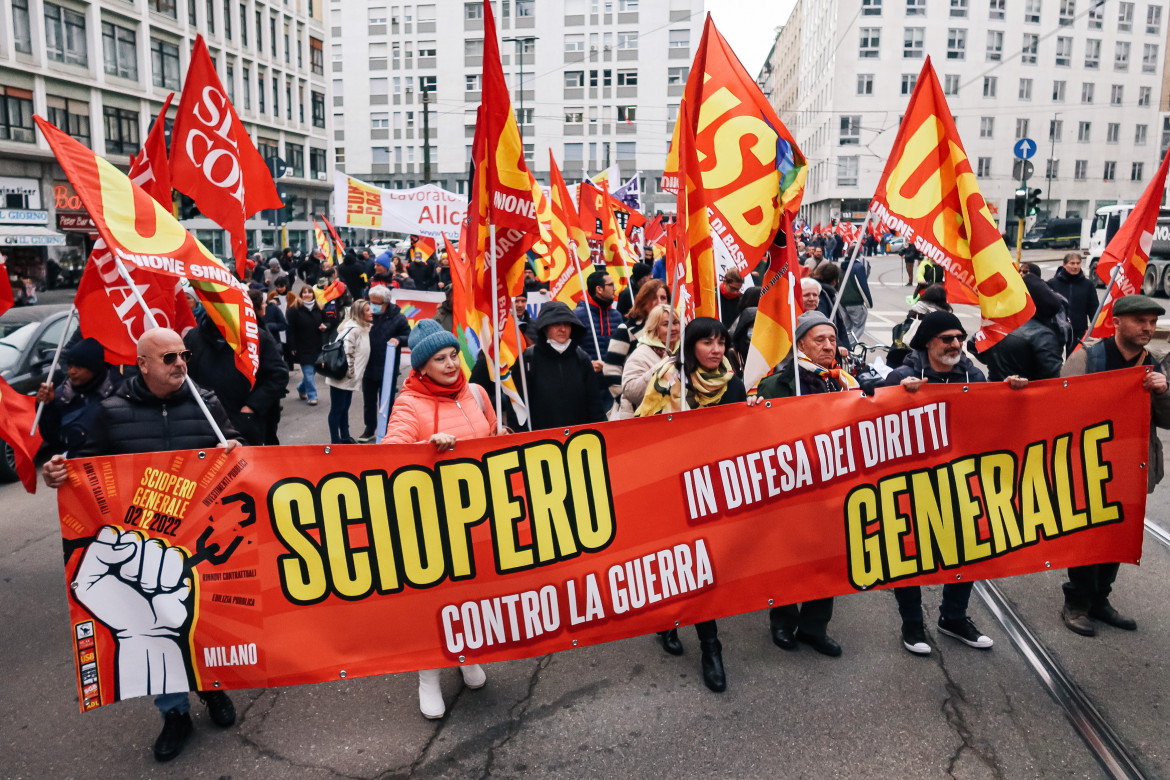 I sindacati di base in piazza. Alta adesione nei trasporti