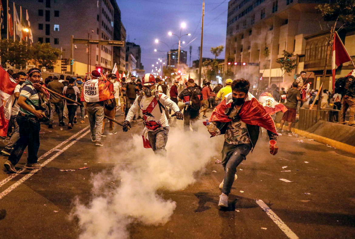 Proteste represse nel sangue: 22 morti