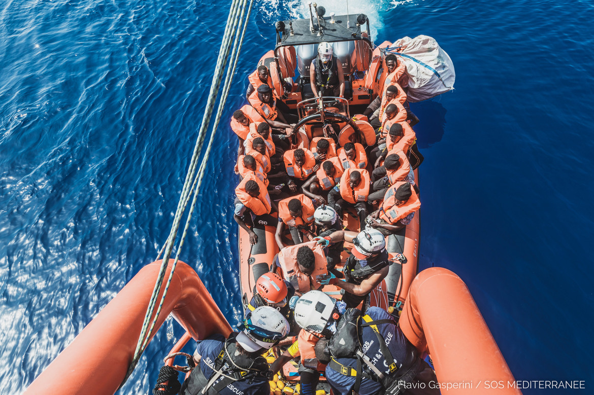 La flotta civile, resistenza e solidarietà tra le onde