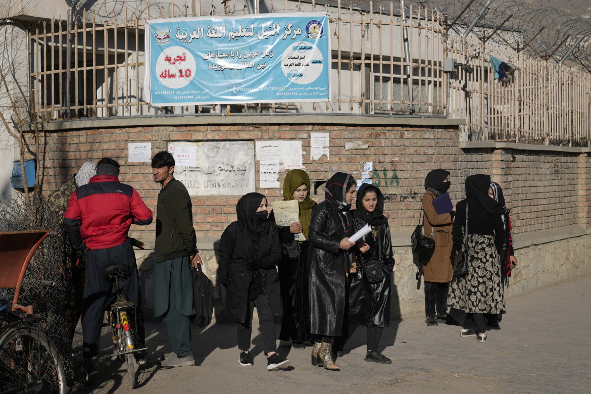 «O tutti o nessuno». Gli studenti afghani solidali con le studentesse