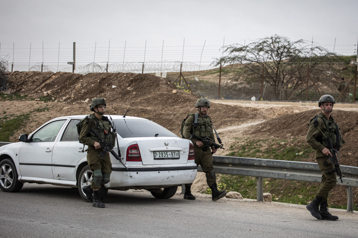 Arrestati presunti responsabili uccisione israeliana. I coloni vogliono di più