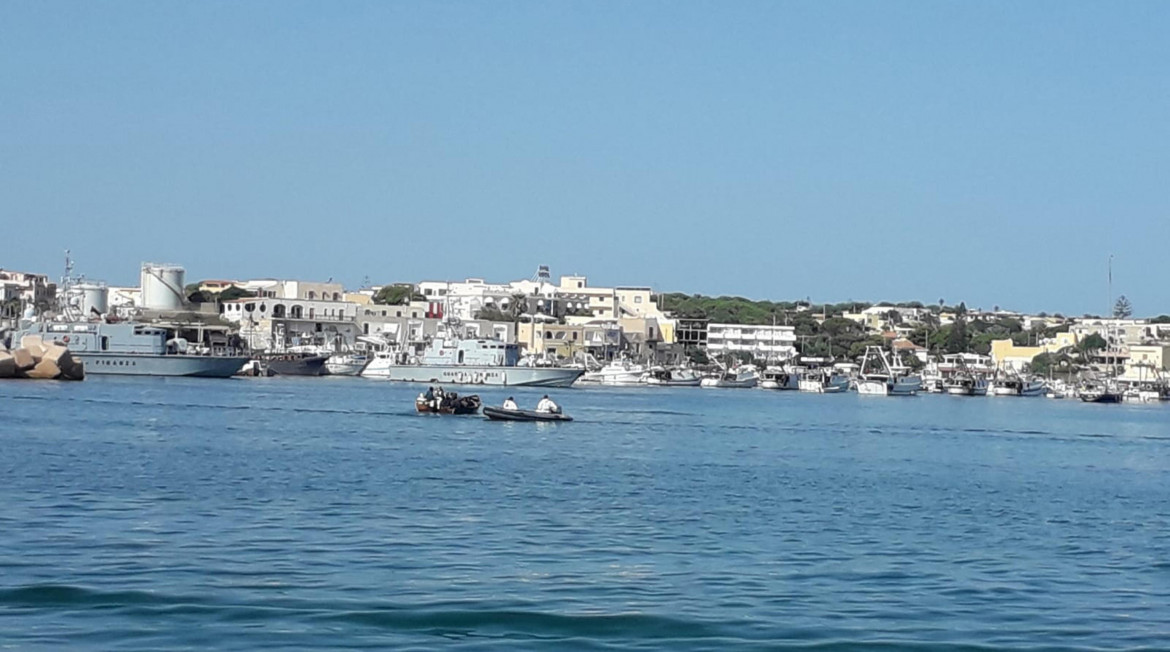 Lampedusa, primo naufragio: tre morti. Tra loro un neonato