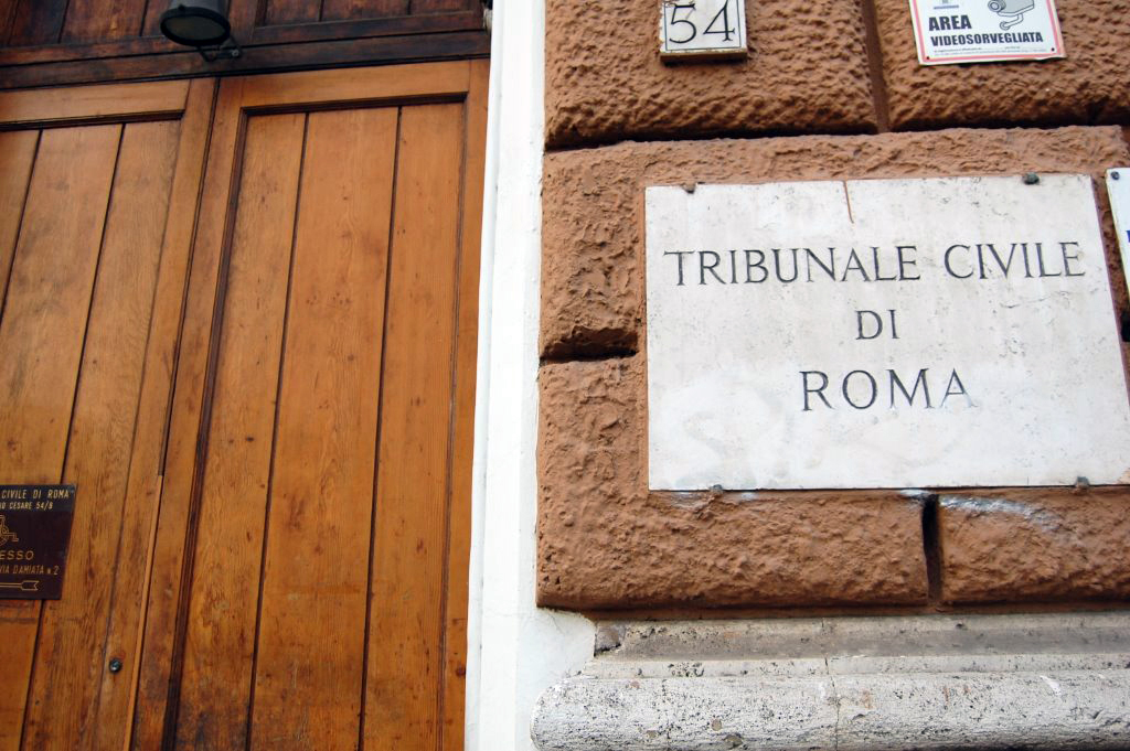 «Corsie preferenziali nei tribunali per fermare le violenze di genere»