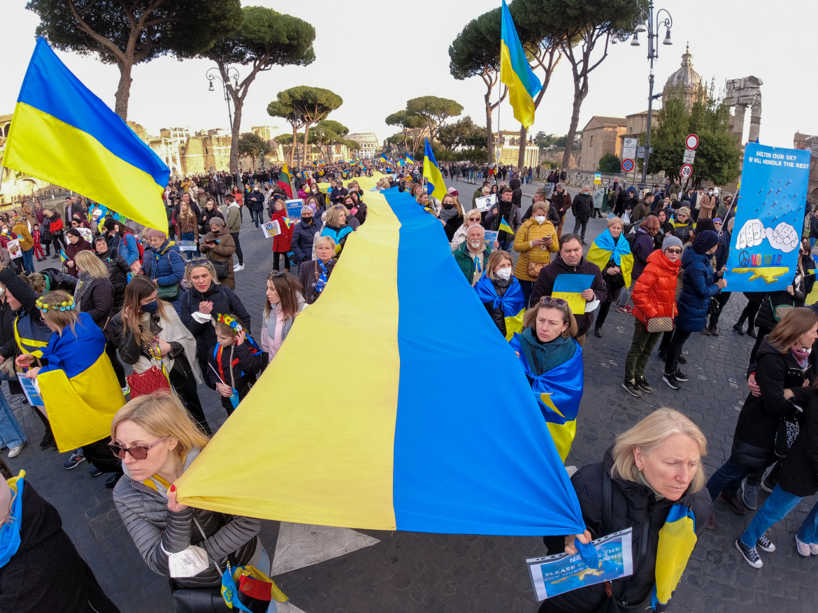 Armi a Kiev fino al termine dell’anno. La Camera approva il decreto legge