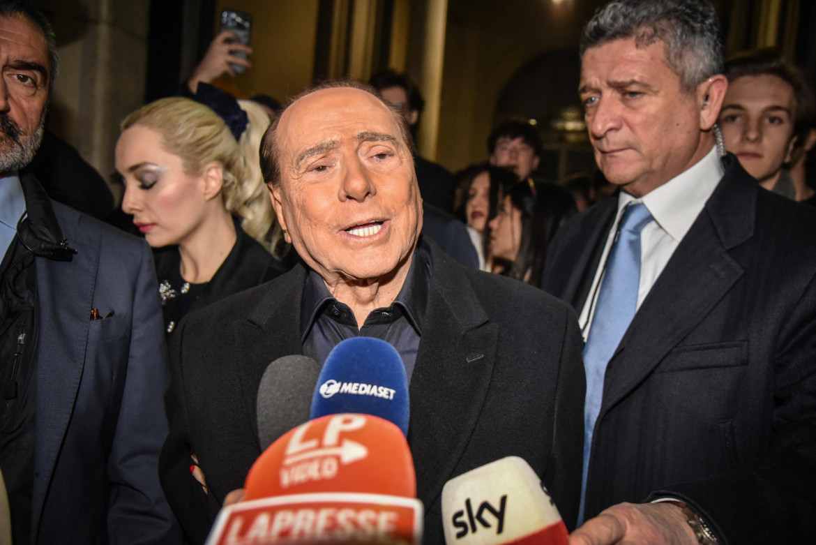 L’ira di Kiev contro Berlusconi: «Bacia le mani insanguinate di Putin»