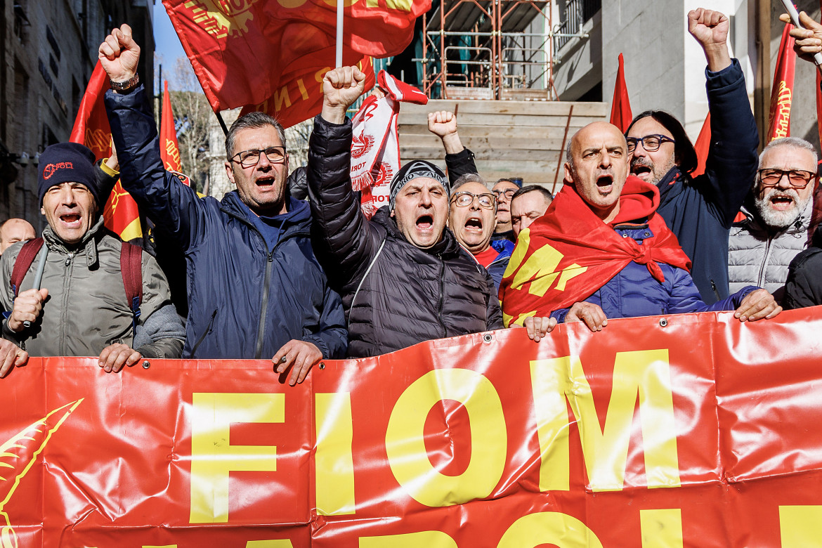 Stellantis chiede più soldi La Fiom: vadano agli operai