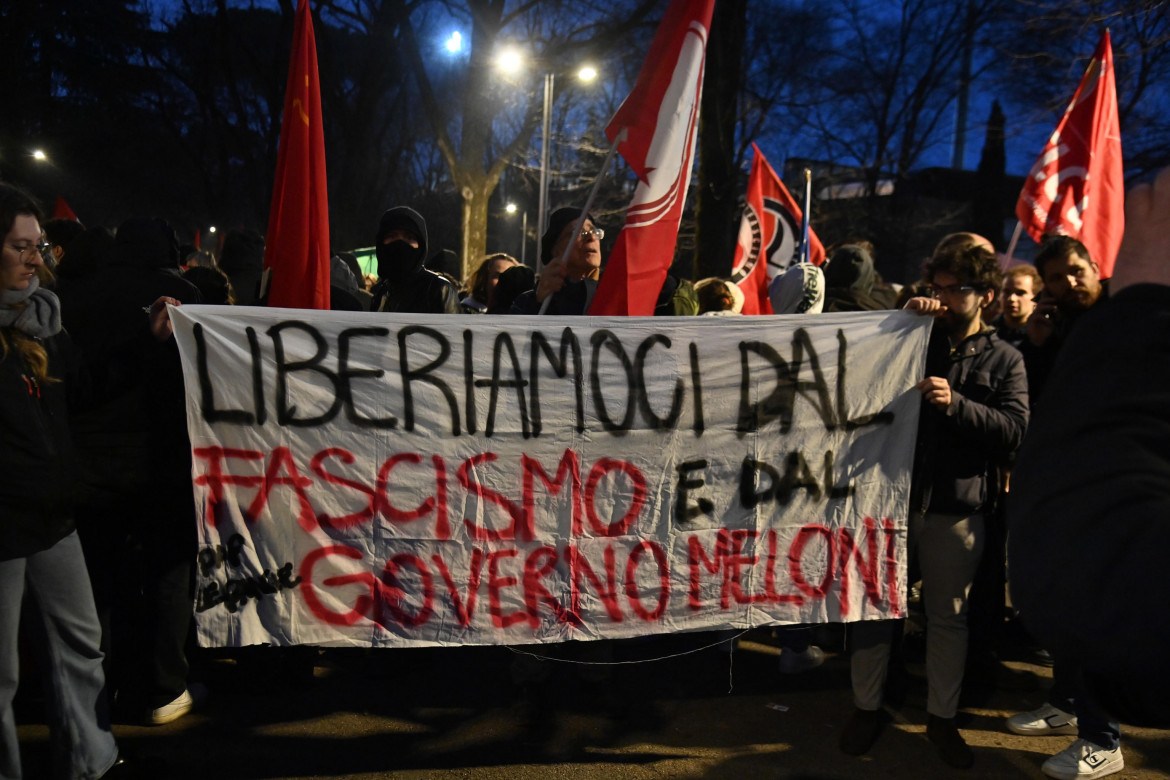 Firenze, i presidi contro gli squadristi: «Per resistere apriamoci al mondo»