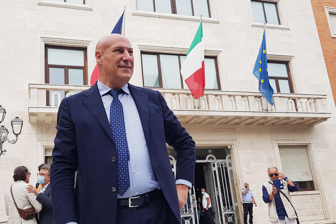 «Nessun sostegno dal governo, la Presidente venga a Crotone come madre»