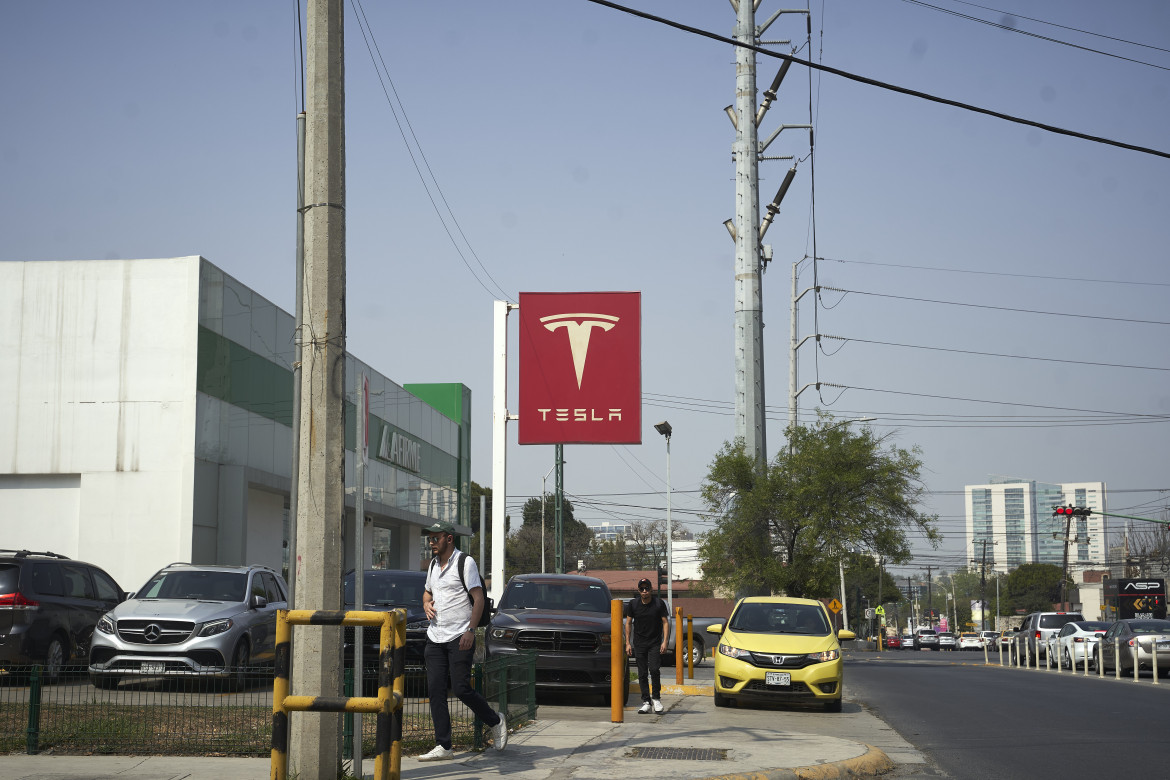 Tesla in Messico