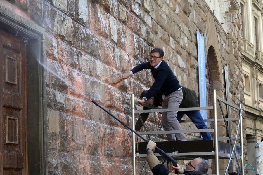 Attivisti placcati dal sindaco di Firenze