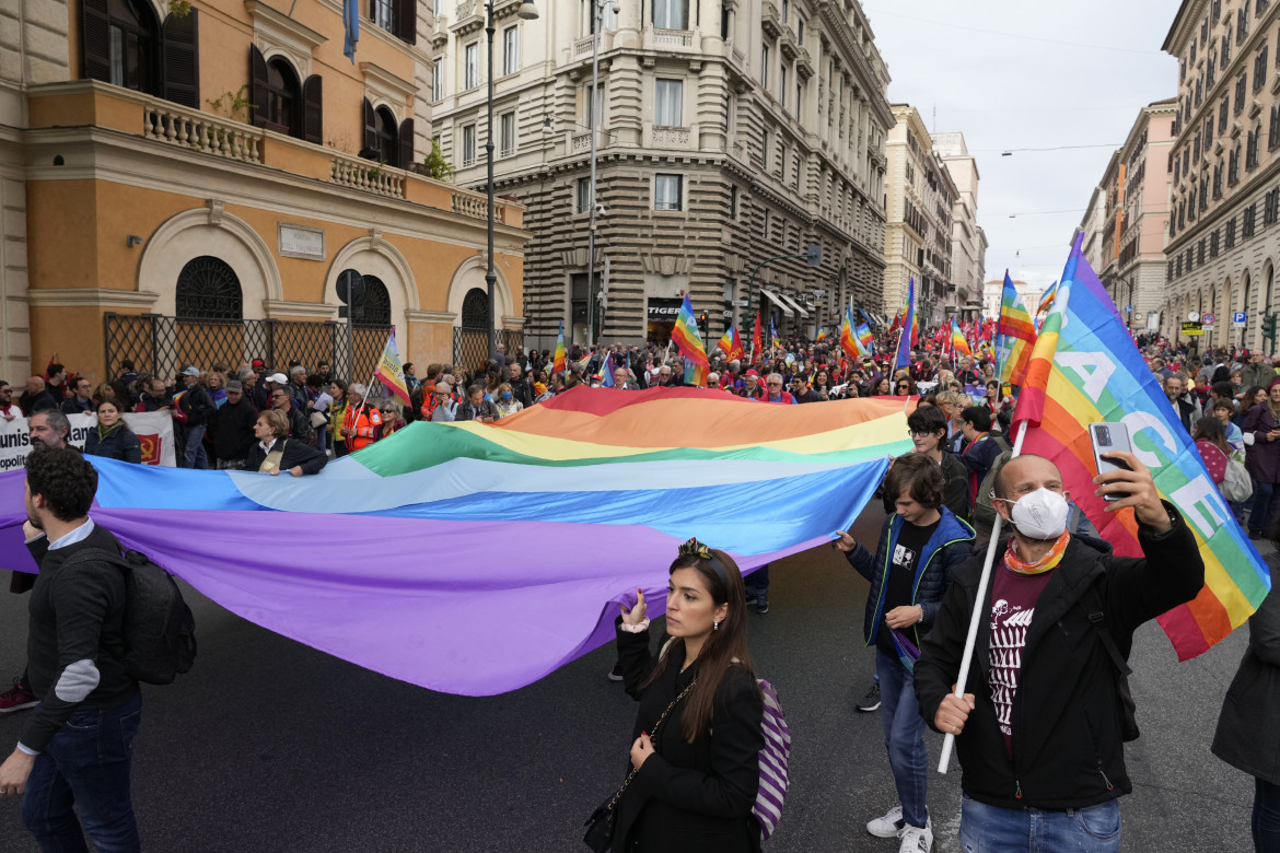 Se continua questa guerra tutti quanti andiam per terra