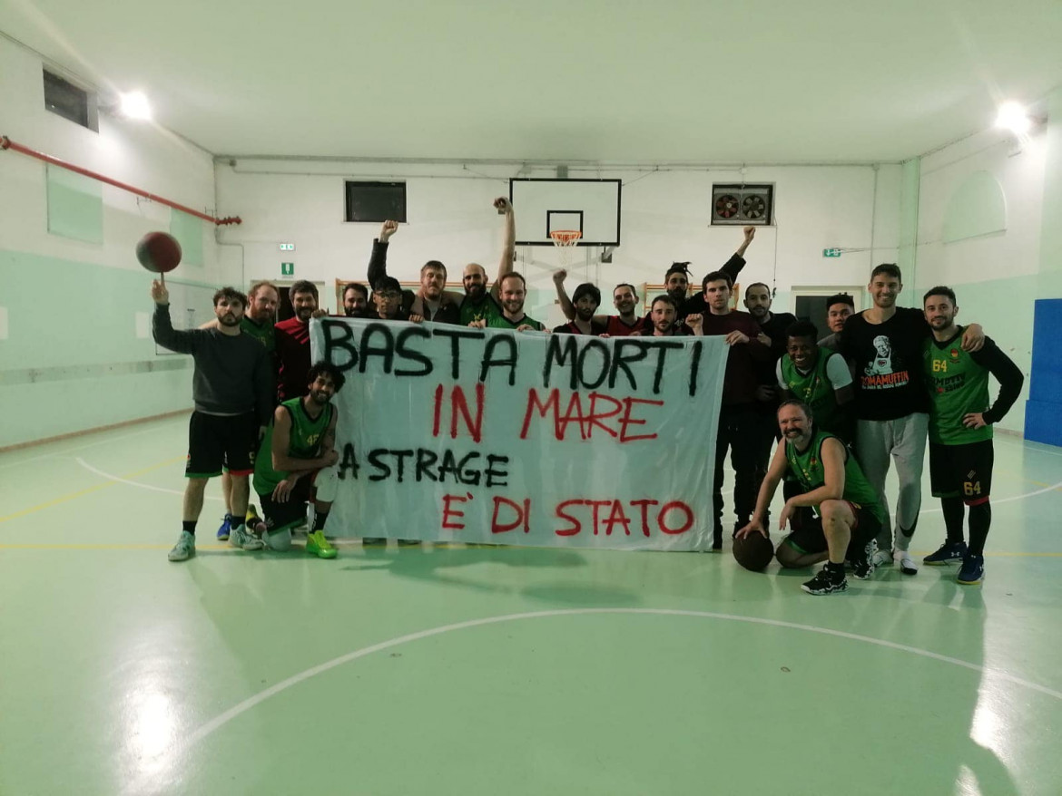 Stop a match di basket dopo frase razzista dell’arbitro