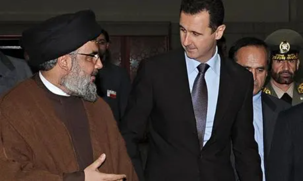 Il leader di Hezbollahn, Hassan Nasrallah con il presidente siriano Bashar Assad in una foto di archivio foto Ap