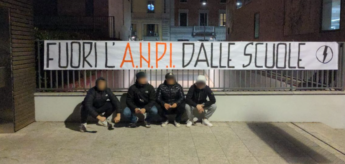 Blocco studentesco provoca: «Fuori l’Anpi dalle scuole»