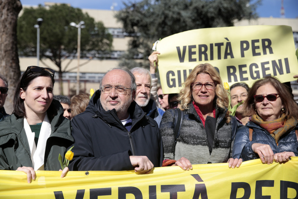 Alla ricerca di un processo per Giulio Regeni. Ma il governo latita