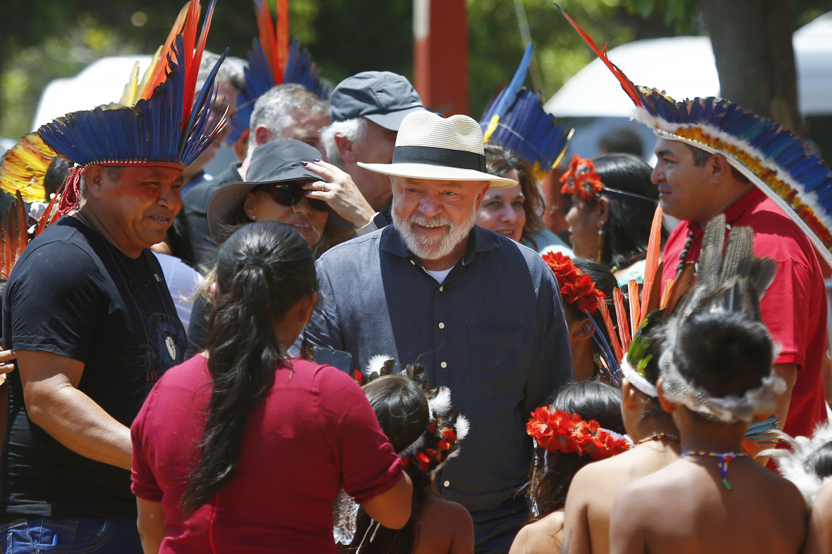 Militari in caserma, più medici e difesa dei popoli indigeni nei primi 100 giorni di Lula