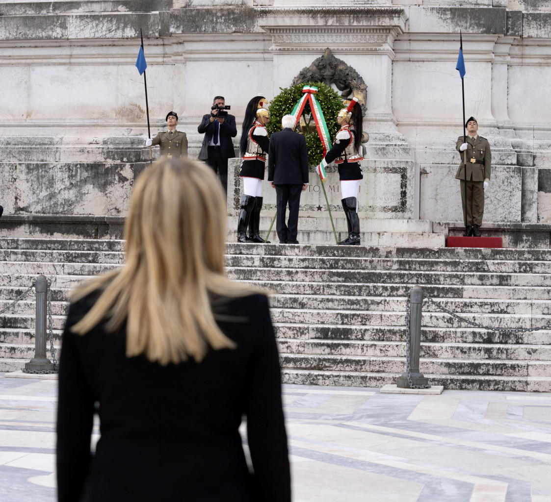 Meloni prova a prendersi la festa: nessuna nostalgia