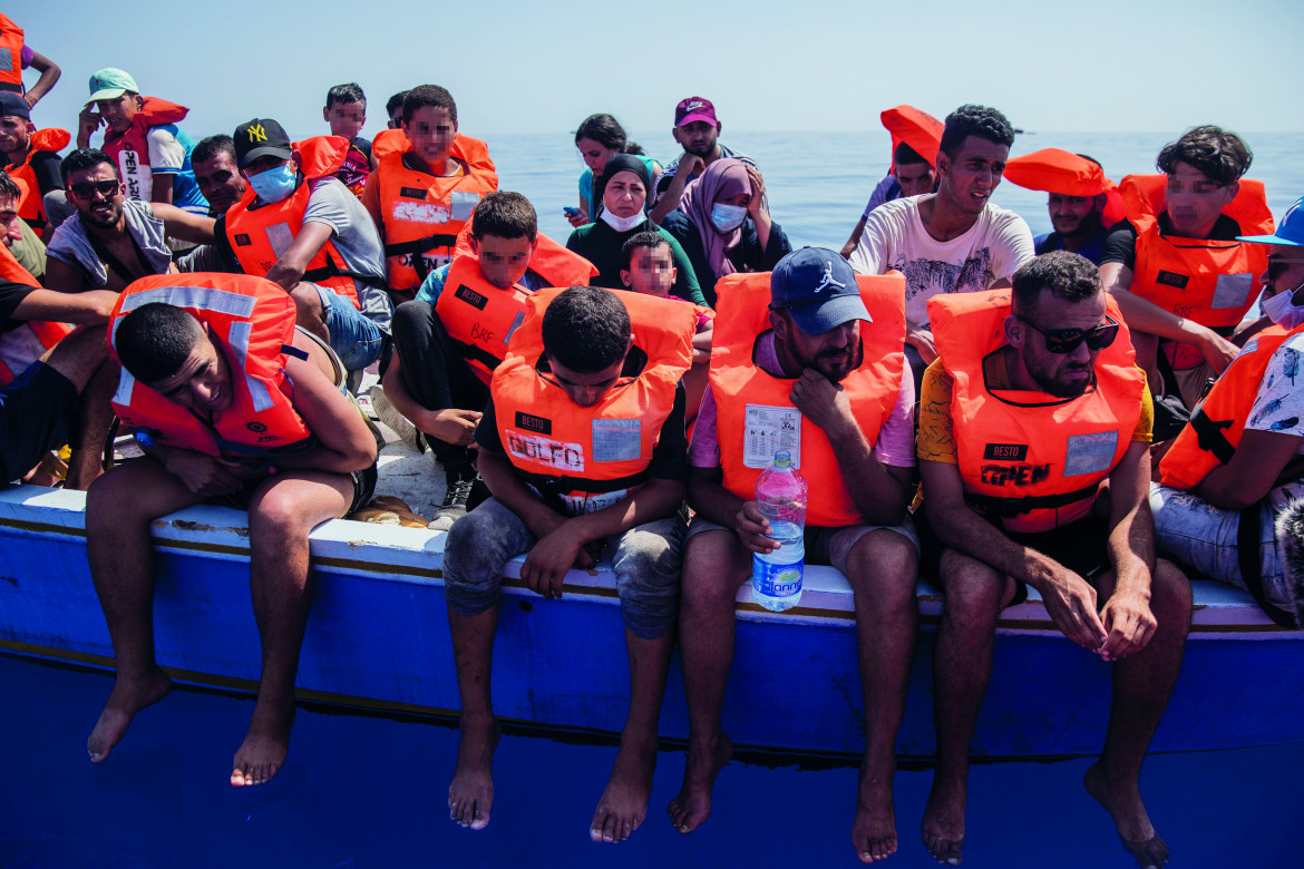 L’Ue a Tunisi: riforme in cambio dei soldi per fermare i migranti