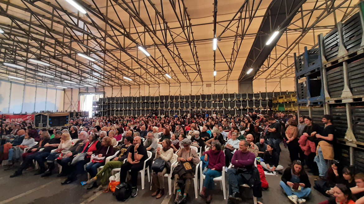 La fabbrica, i libri, il centro commerciale e noi