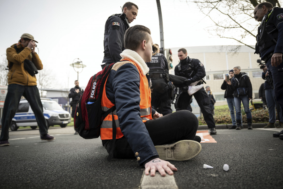 L’eco-protesta non si scolla, obiettivo bloccare Berlino