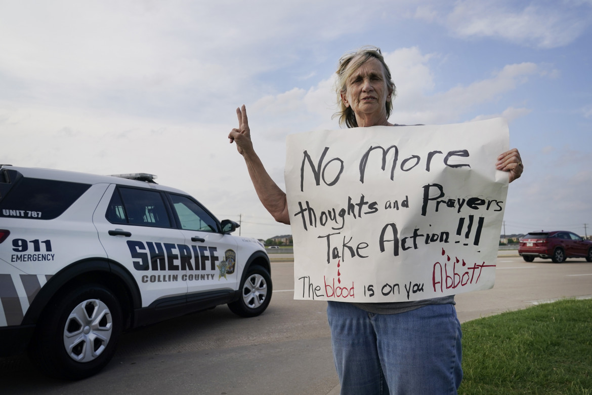 Usa, strage infinita: due omicidi di massa suprematisti in Texas