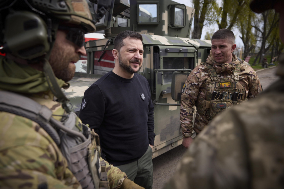 «Pronta la controffensiva». Zelensky suona la carica