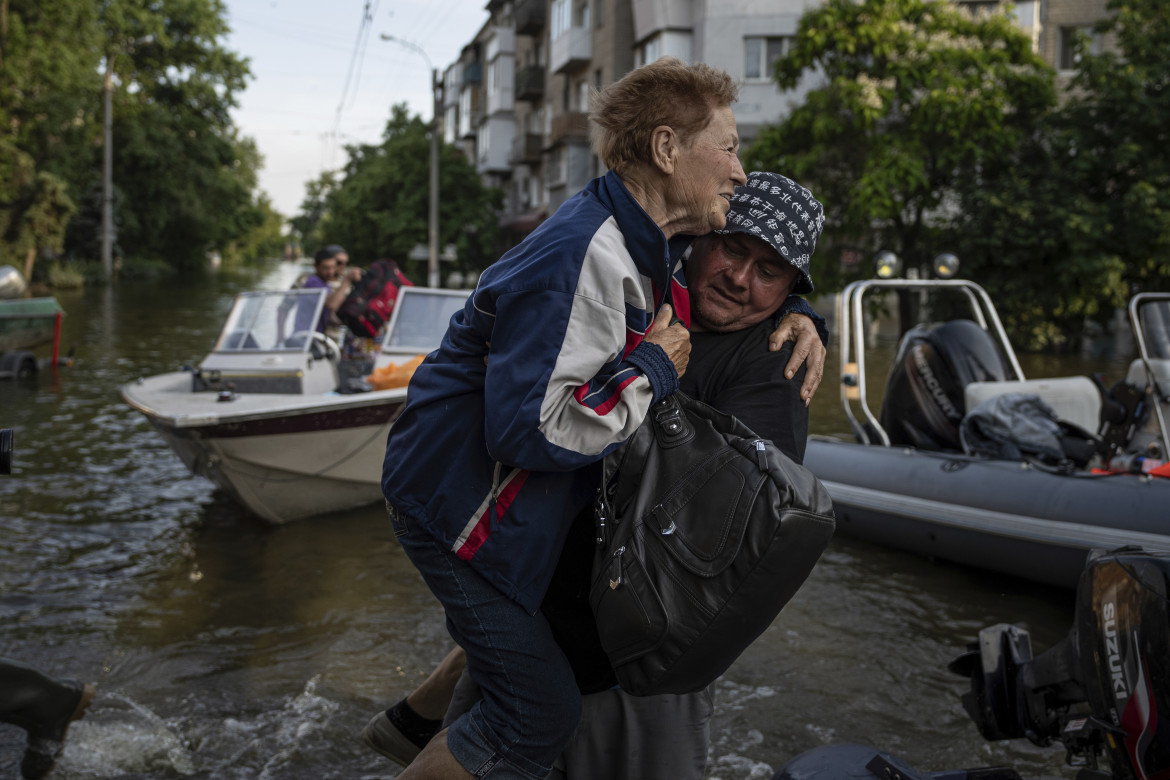 Zanzare e acqua potabile a rischio per 700 mila a Kherson