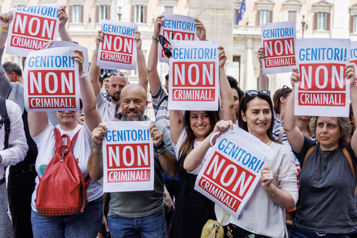 Figli di «Melonia»,  a Padova è vietato avere due mamme