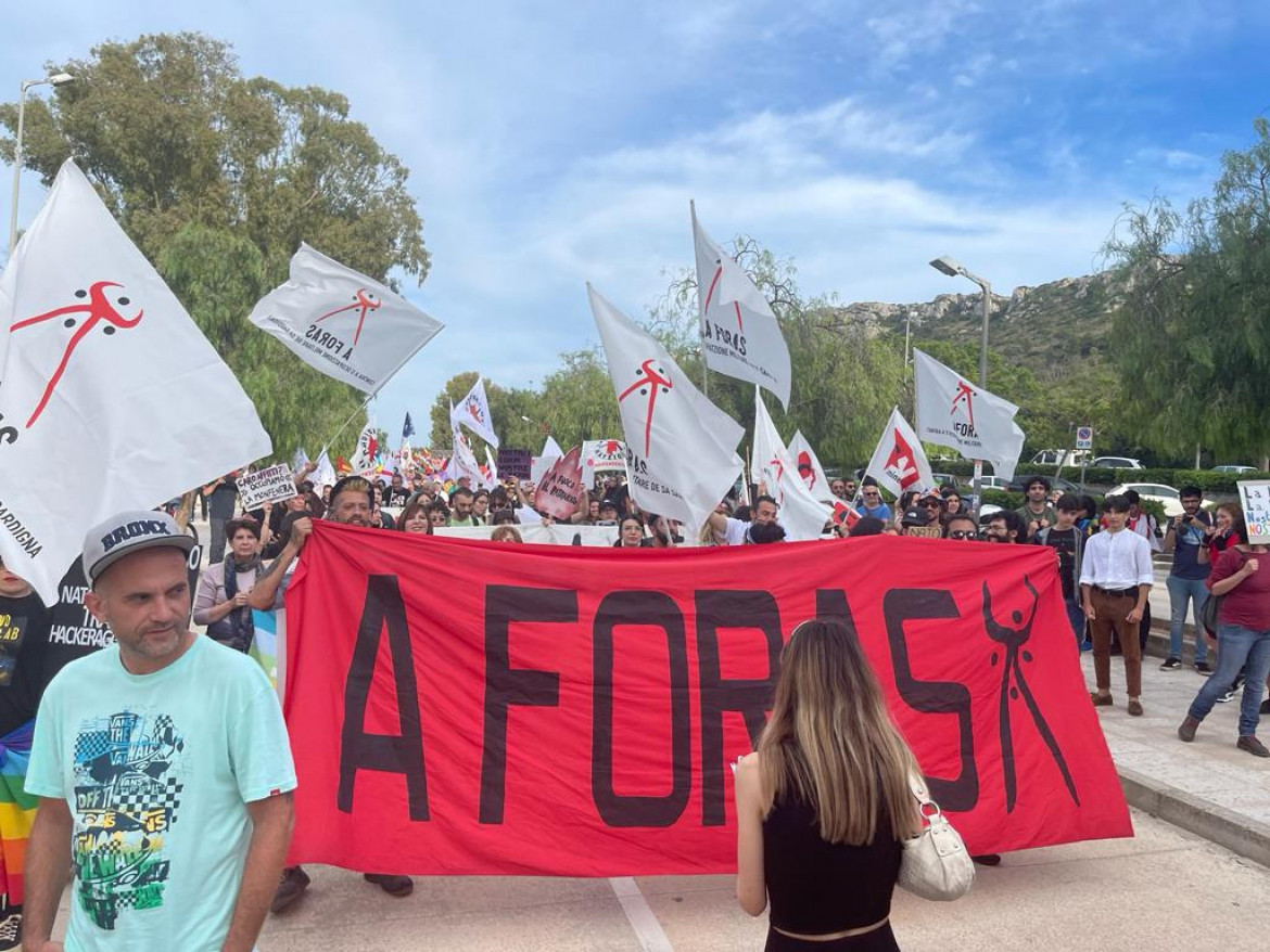 Esercitazioni militari e poligoni in Sardegna, l’«avanti tutta» di Crosetto