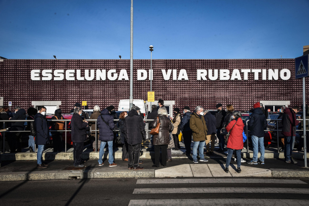 «Esselunga sfrutta i lavoratori»: sequestrati 48 milioni dei 221 evasi