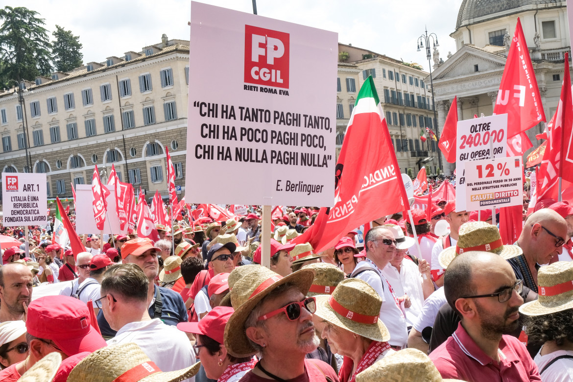 Sanità: governo «insostenibile», urge una piattaforma