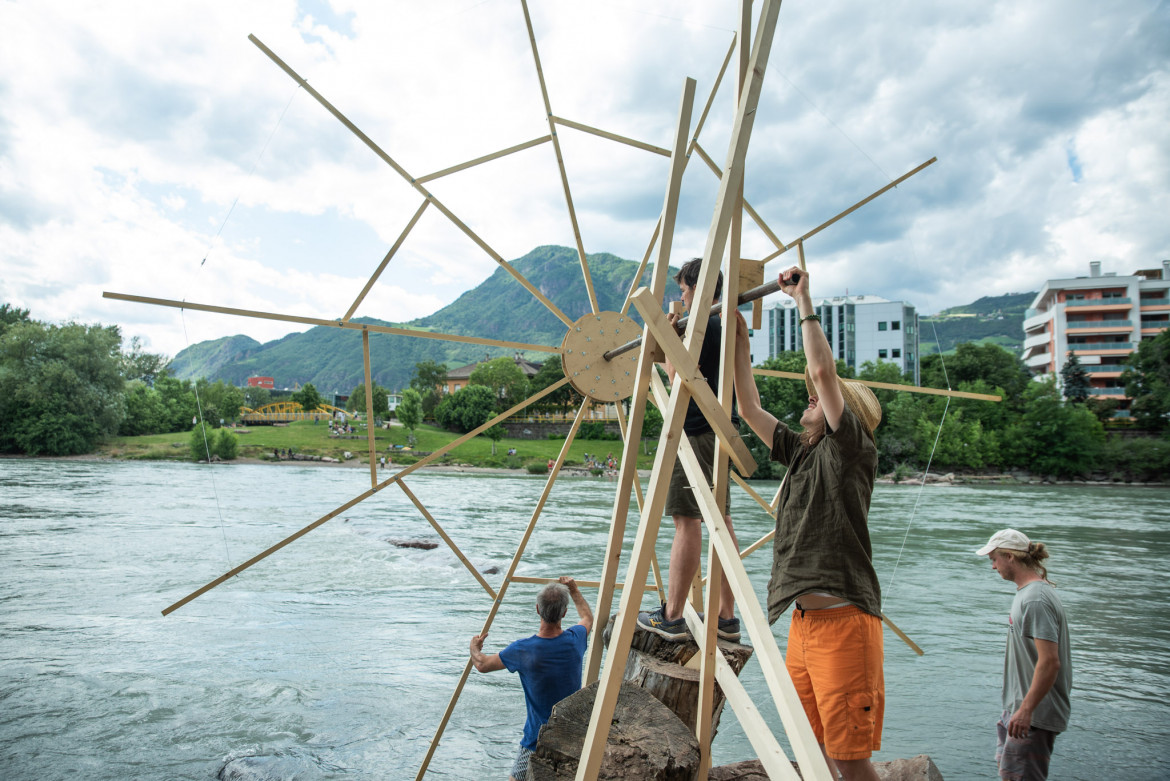 Bolzano, il fiume Isarco è movimento di energie