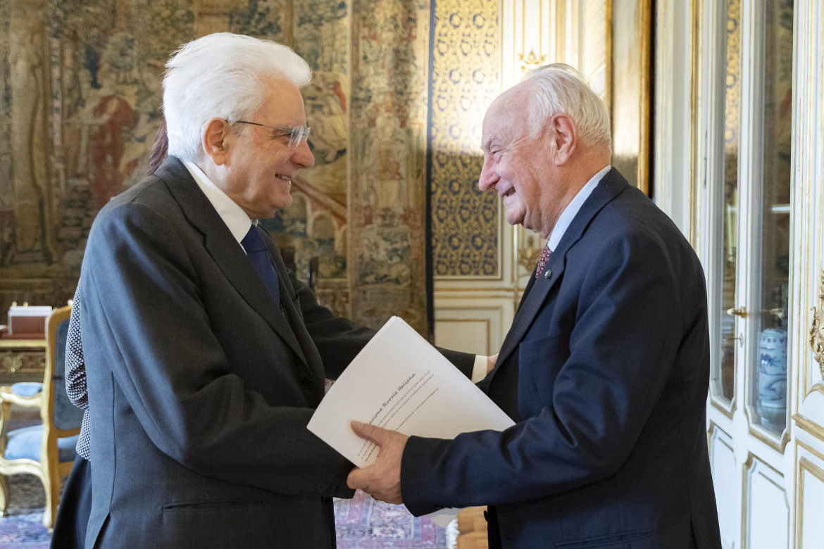 Il presidente della Repubblica Sergio Mattarella (S) con Guido Pollice, presidente Nazionale dell'Associazione Verdi Ambiente e Società, Roma, 25 febbraio 2019. ANSA/ FRANCESCO AMMENDOLA