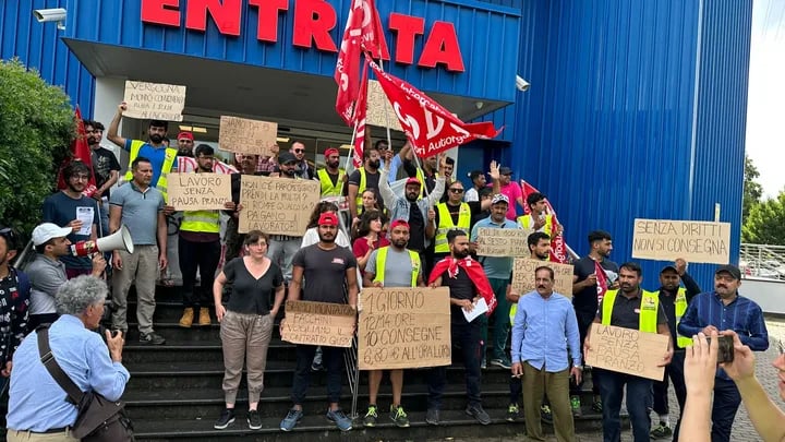 Mondo Convenienza, sfruttati e picchiati i lavoratori in sciopero