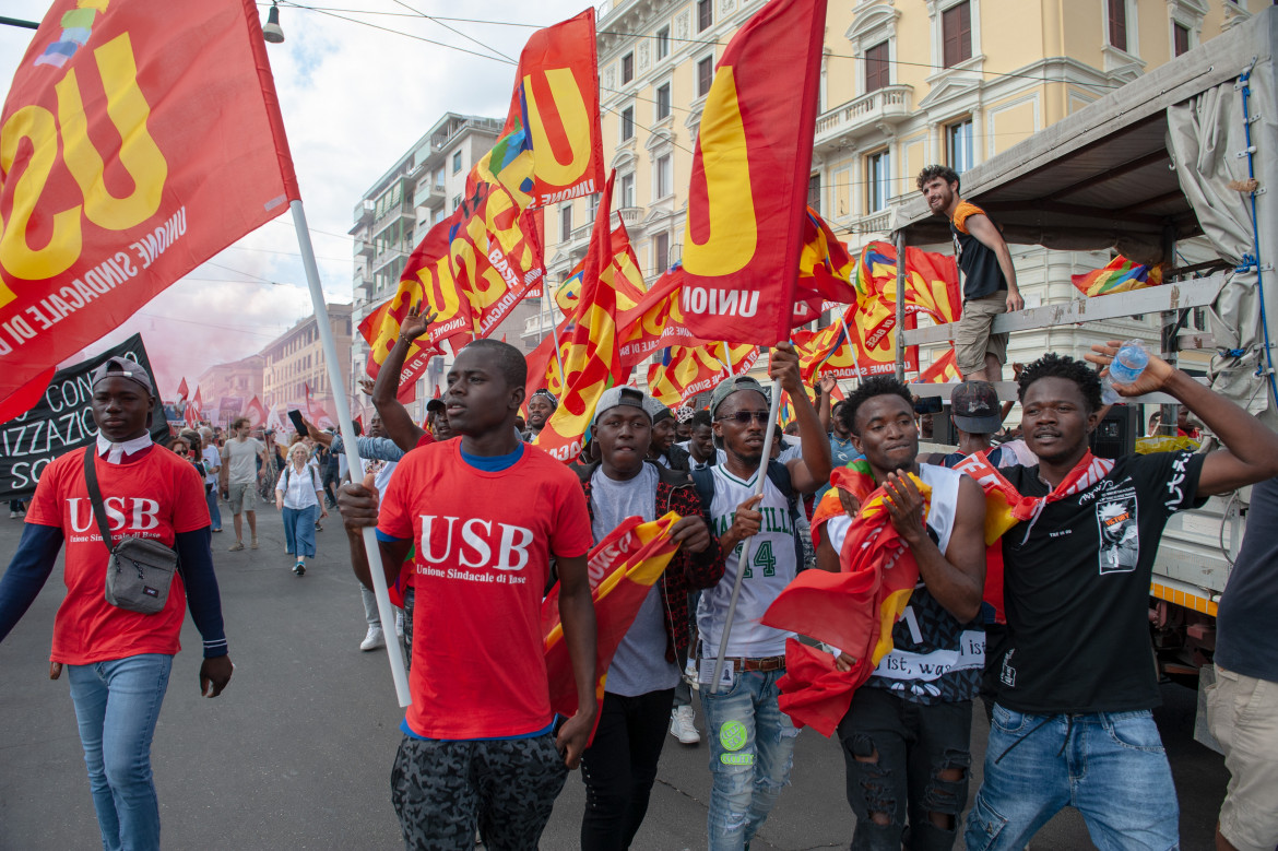 Roma, manifestazione "Il governo Meloni ci ruba il futuro"