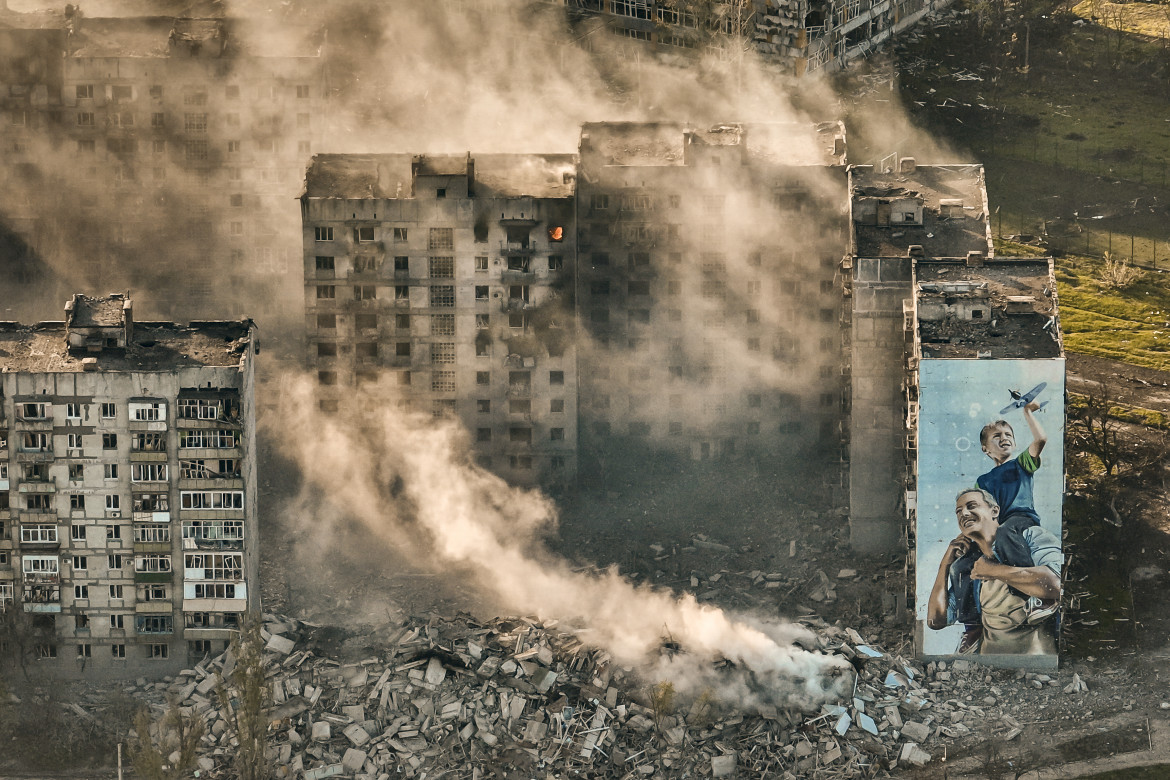 foto di macerie di guerra di Bakhmut