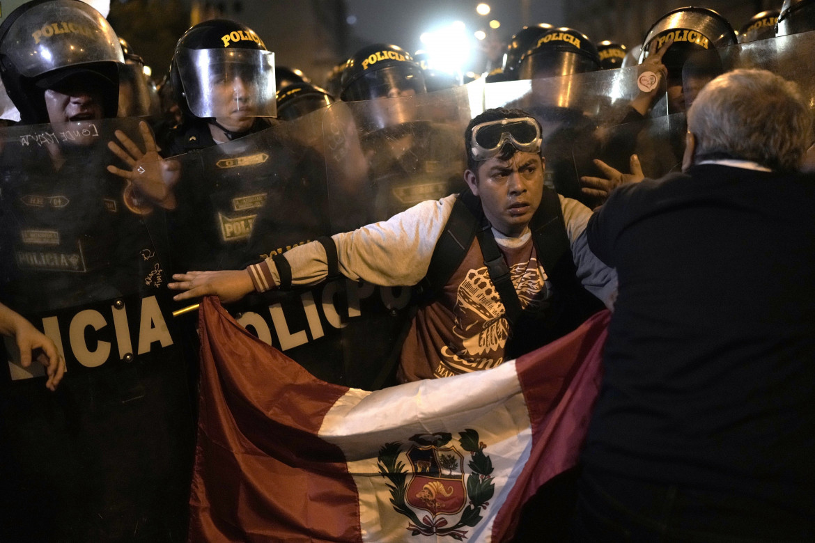 Terza occupazione di Lima. «Il popolo ripudia Dina»