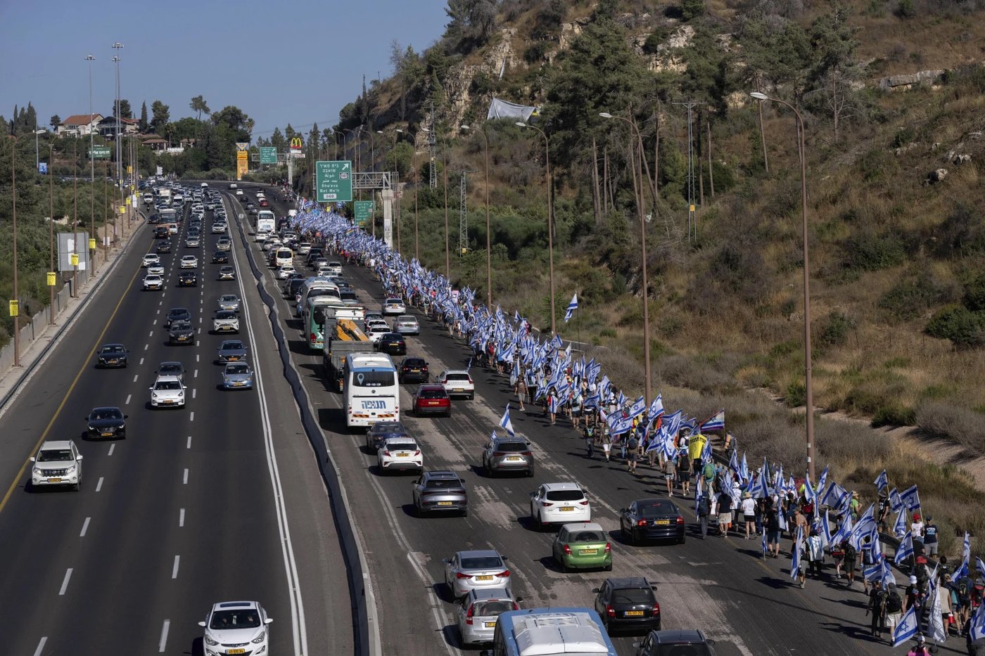 A migliaia in marcia verso la Knesset