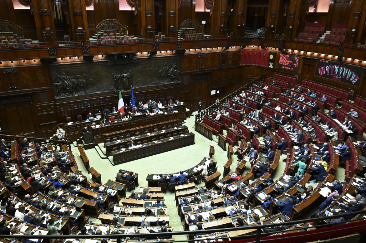 Maternità surrogata, Schlein prova a serrare le file prima dell’arrivo in aula