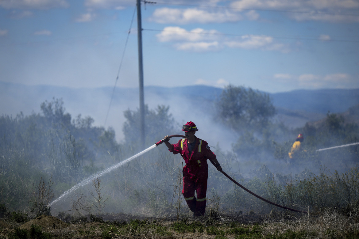 Il Canada brucia, disperse nell’aria  290 milioni di tonnellate di carbonio