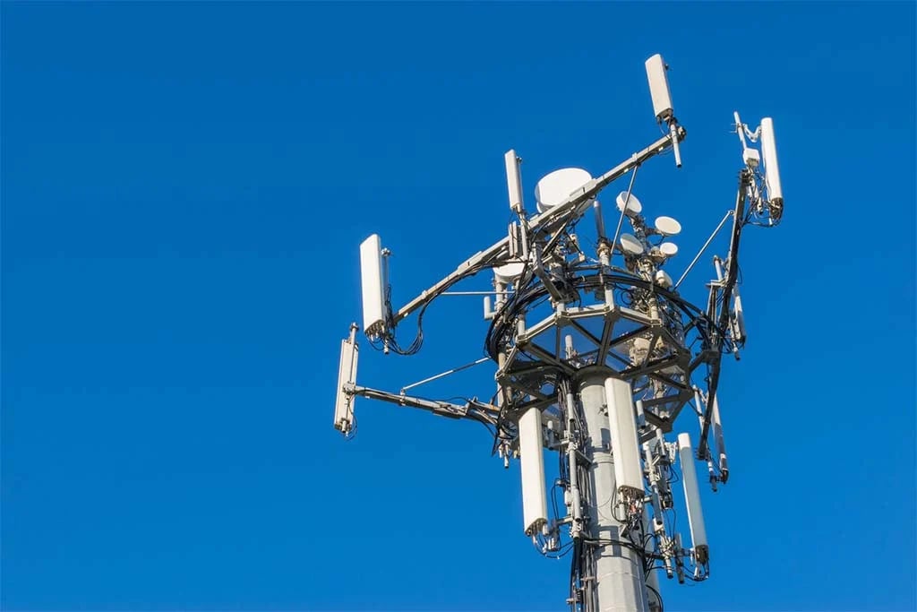 Antenne 5G, su i limiti elettromagnetici