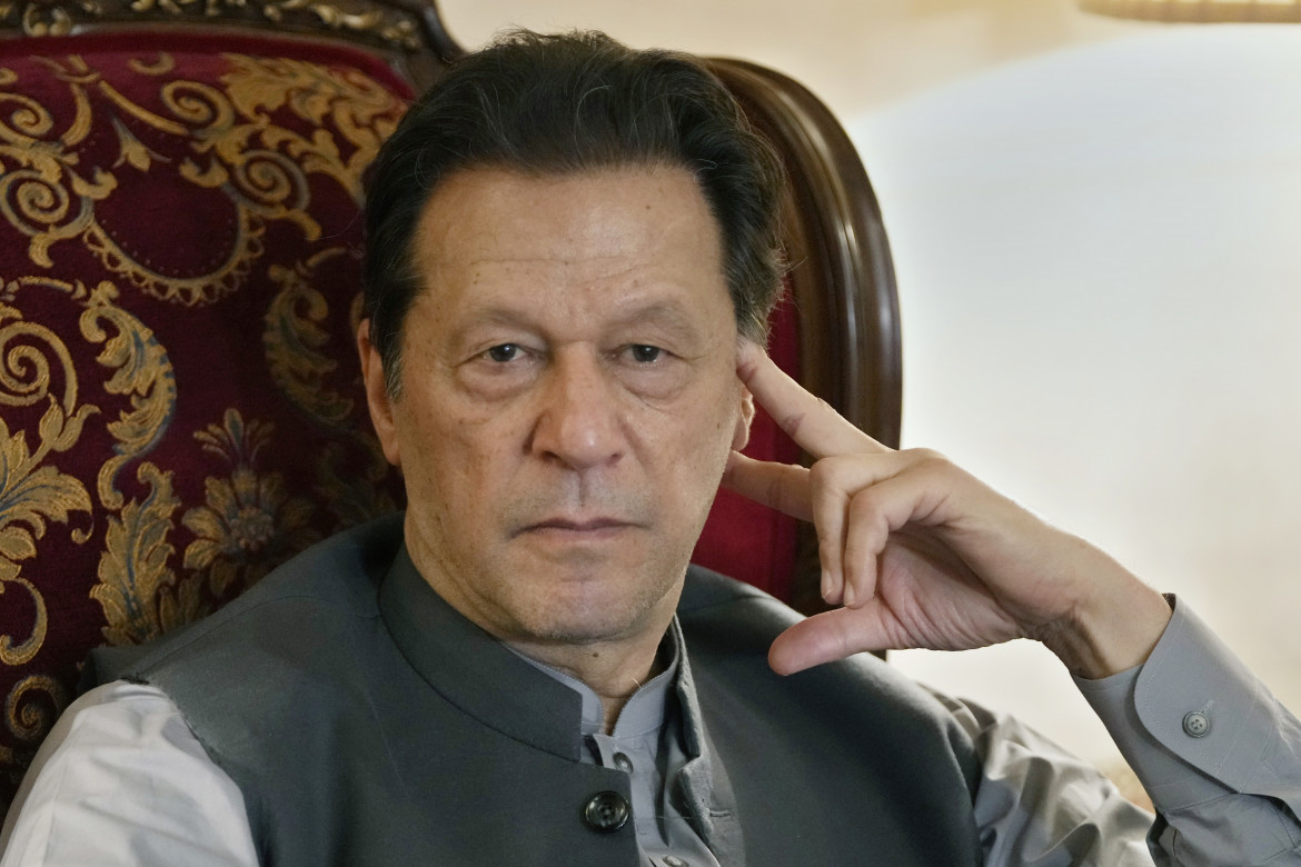 Pakistan, Imran Khan condannato a tre anni di carcere