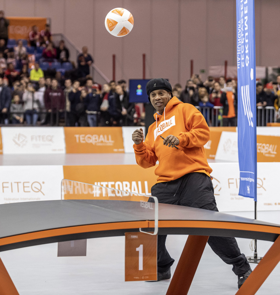 Ronaldinho a un evento promozionale del Teqball a Budapest. Ap