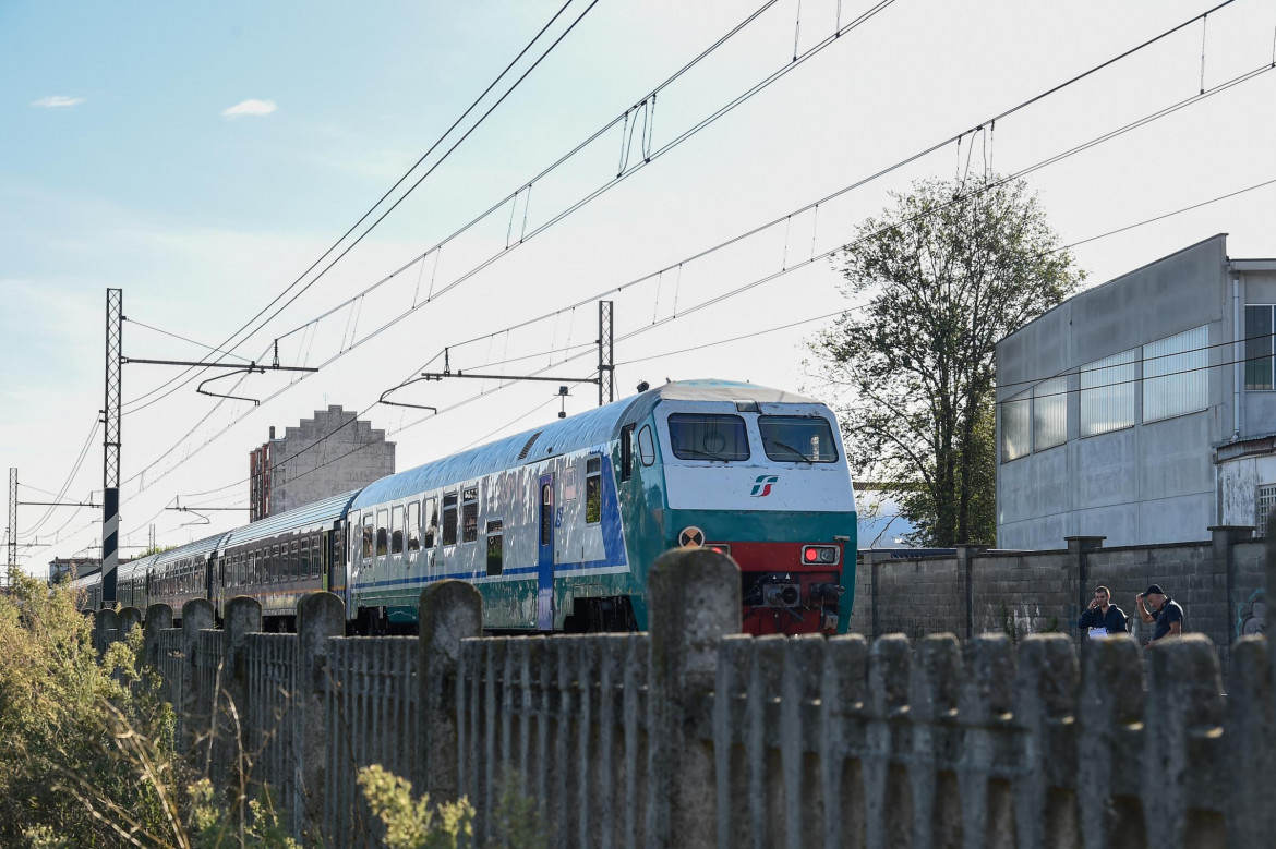 Operai travolti da un treno in corsa, tragedia a Brandizzo